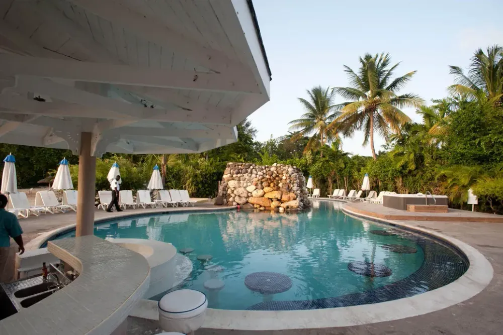 Couples Sans Souci Oyster Hotel Photos